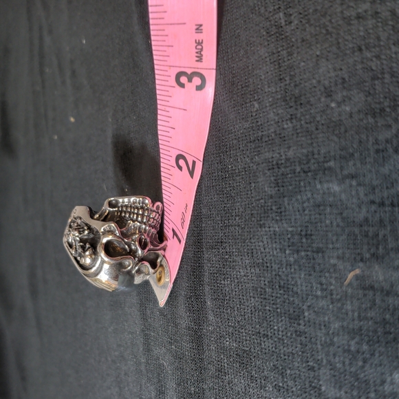 Very large skull Silver tone Ring - Picture 5 of 5